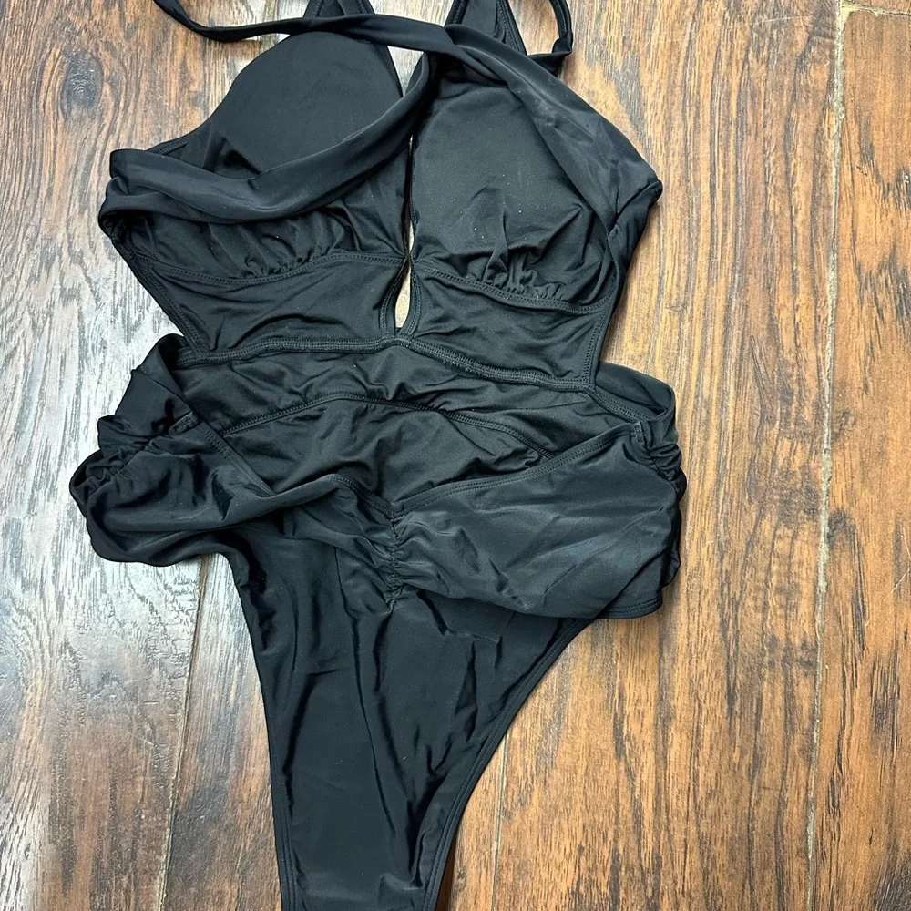 Black Plunge One-Piece Swimsuit size L <<<<215>>>>